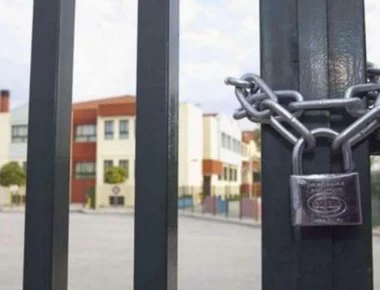 Δασκάλα κλείδωσε μαθήτρια στην αίθουσα και πήγαν να το «κουκουλώσουν»